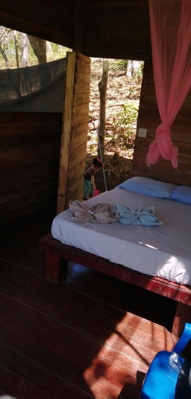 Howlers Bay Hotel Boca Chica Luaran gambar